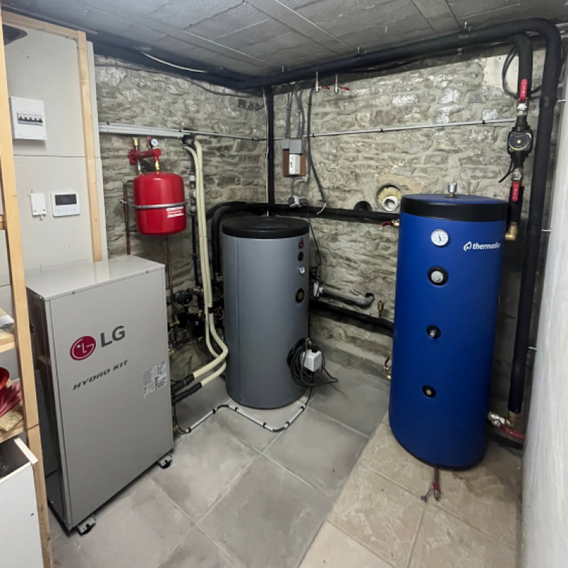 Réalisation d'un mini DRV de 25 KW LG avec module hydraulique 80 degrés avec ECS